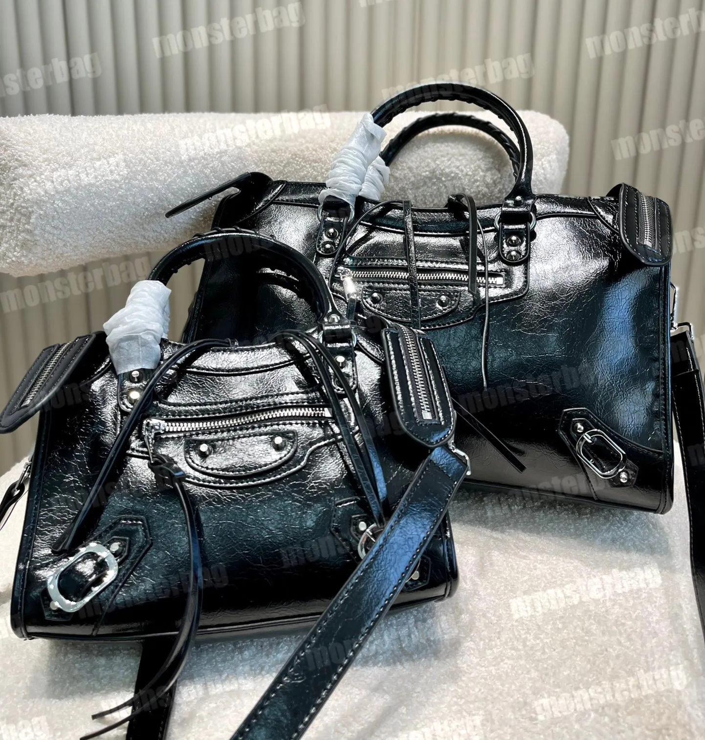 【メーカー直売】の商品をすべて Classic DHgate.com:Balencaiiga Neo City Handbag bag Cagole ニット/セーター