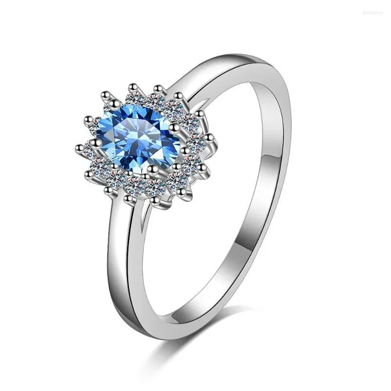 Cluster Ringen Royal Blue Moissanite Diamond Ring 0.5ct Duiveneieren Bright Cut 925 Zilveren Vrouw Mode Bruid Engagement Bruiloft Luxe