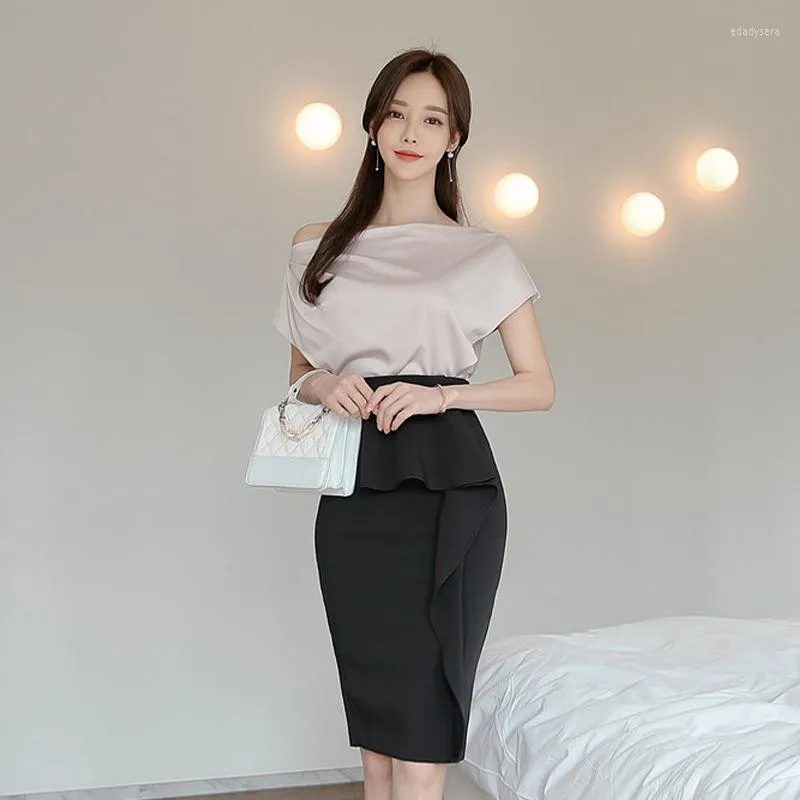 ワークドレスプラスサイズの韓国スタイルの夏のカジュアルエレガントなブラウスとフリルブラックラップスカート女性スーツオフィス2ピースレディースセット