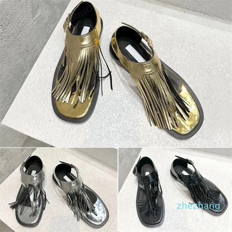 2023 Designer Römische Sandalen Damen Strandschuhe Sommer Plattform Schnalle Flip-Flops Mode Luxus Metallic Sense Leder Quaste Flacher Boden Strand Freizeitschuhe 35-40