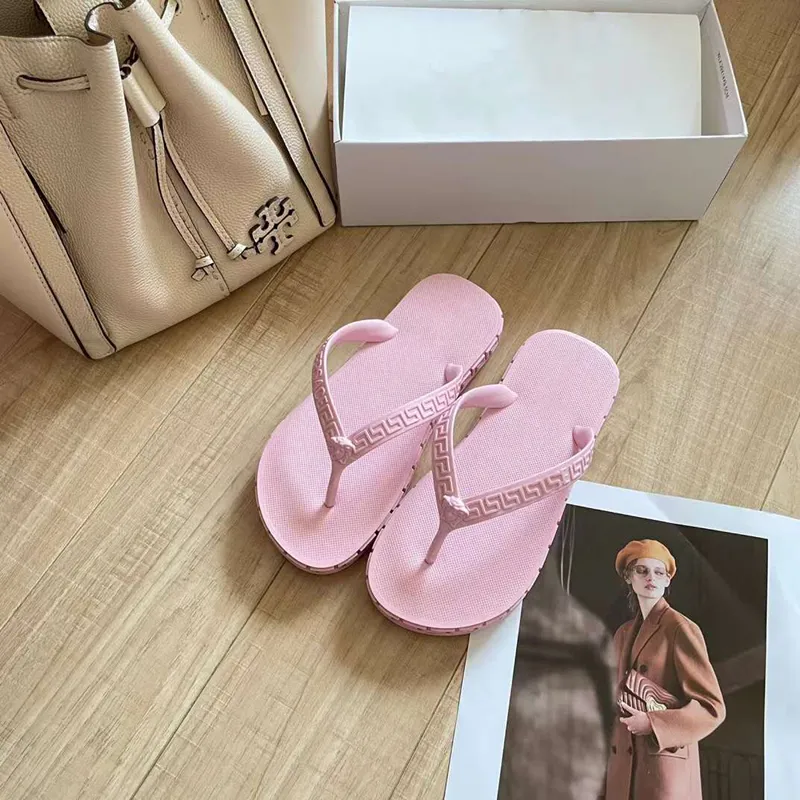 Mode Été Plage Femmes Pantoufles Sandales Célèbre Loubi Flip Donna Plat Famille Diapositives Italie Populaire Sangle PVC Caoutchouc Designer Piscines Funs Non-Slip Flips Flops EU 35-43