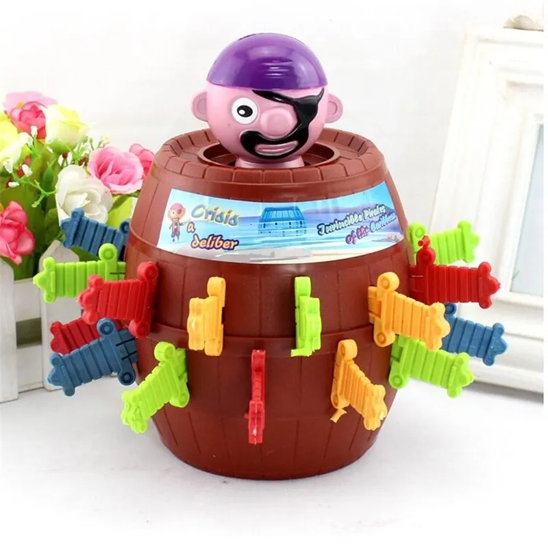 Jeux de fête Artisanat Drôle Nouveauté Enfants Enfants Drôle Chanceux Jeu Gadget Blagues Tricky Pirate Barrel Jeu 230612