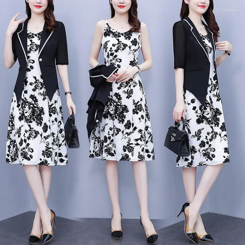 Abiti da lavoro Moda Abiti coreani 2023 Summer Large Size Top Floral Bretella Dress Trend 2 PC Set per donna Blazer corto H560