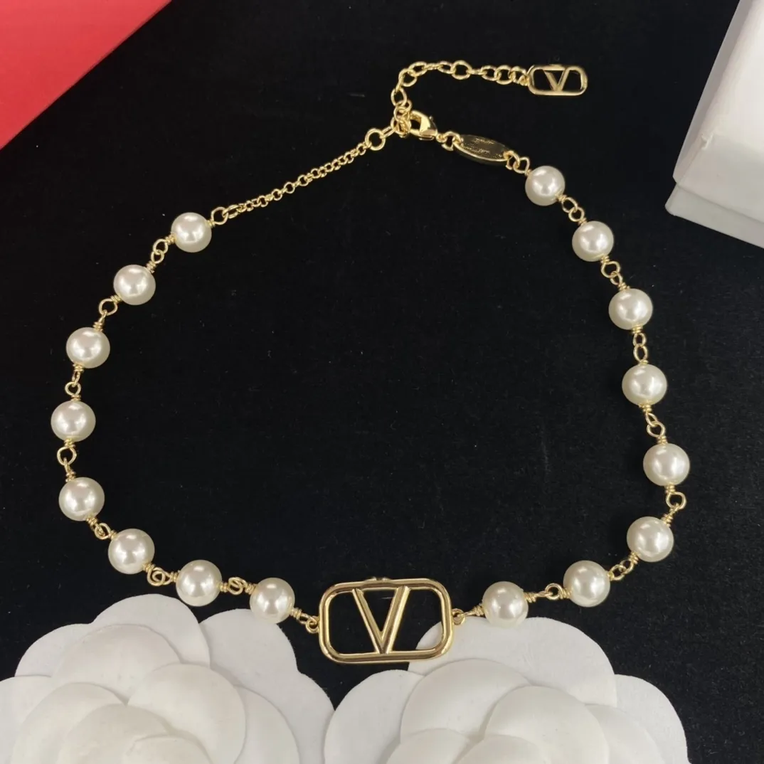 Nowy klasyczny designerka naszyjnika w zawieszce miłosne biżuteria damowa luksusowy naszyjnik projektant biżuterii pudełko prezentowe