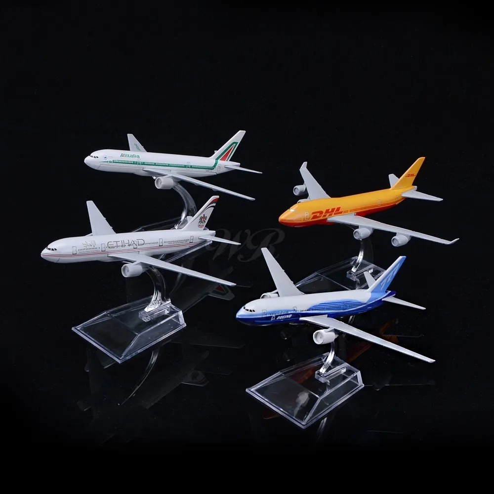 Vliegtuigmodel 1 400 Metaal Luchtvaartreplica Vliegtuigen van luchtvaartmaatschappijen Boeing Airbus Vliegtuigmodellen Diecast Vliegtuig Miniatuur Kinderspeelgoed Kerstcadeau voor jongens 230613 Beste kwaliteit