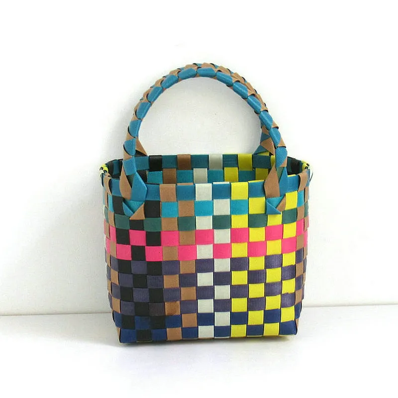 Depolama sepetleri kadın pvc mini çanta örgülü plaj çantası bayanlar için yaz gıda sepeti renkli kız küçük moda içinde yumuşak iç 230613