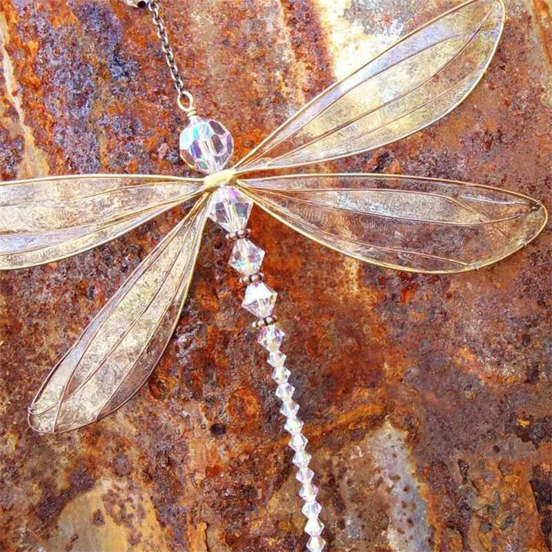 Dekoracje ogrodowe Kreatywny dragonfly kształt kryształ wykwintne skrzydło przezroczysty wiatr grzycie domowe ozdoby okienne