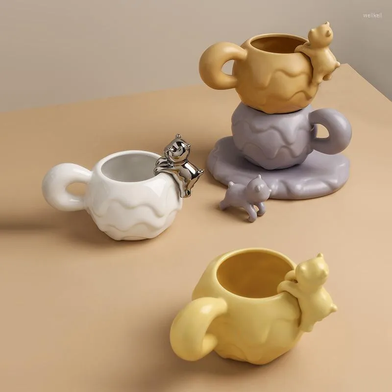 Kubki 3D Animal Ceramic Cup i spodek Nowoczesny minimalistyczny kreatywny niedźwiedź wytłoczony ręcznie robiony kubek śniadaniowy para