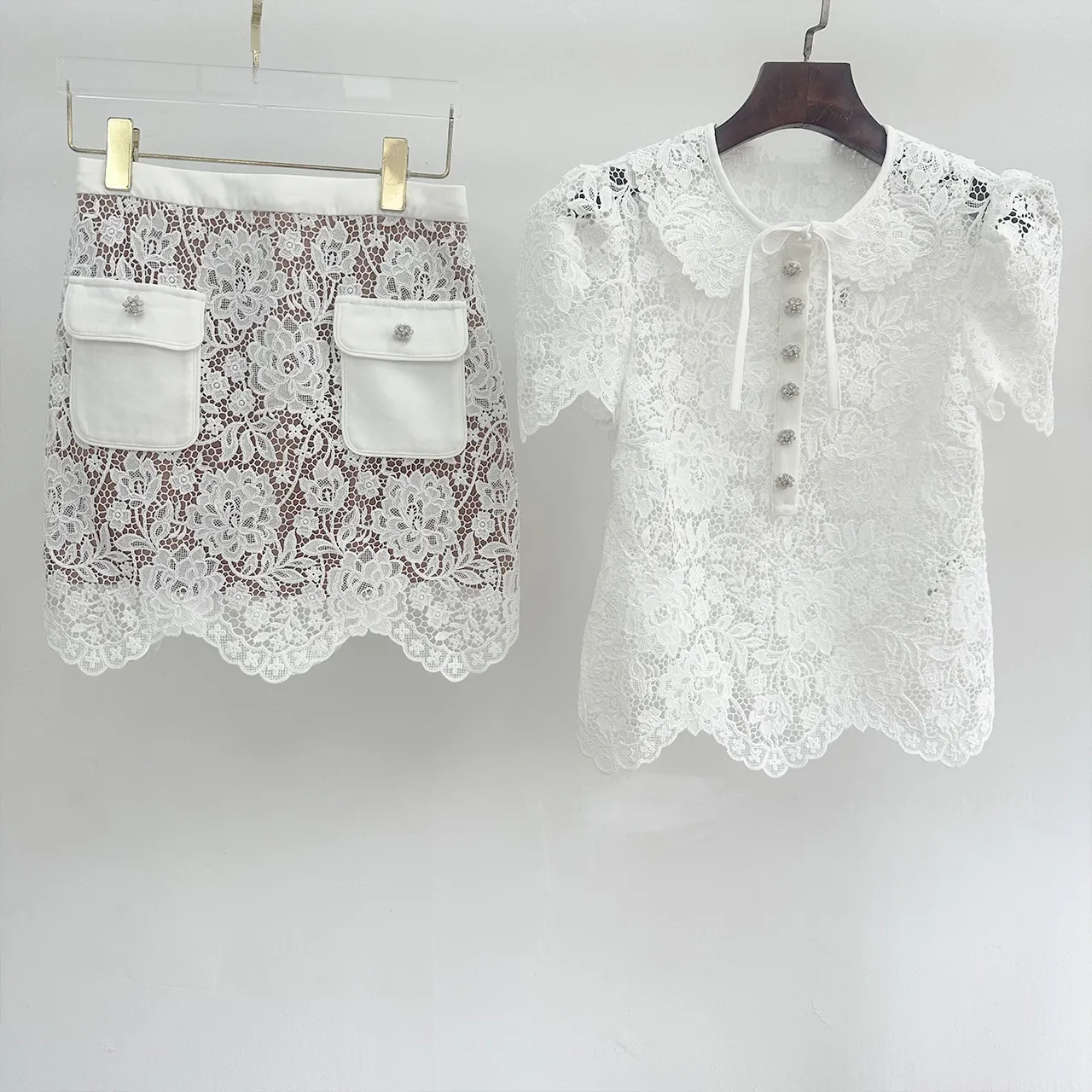 Abiti casual New S/elf Portrait Lace Hook Flower Elegante camicia a maniche corte + set di mezza gonna