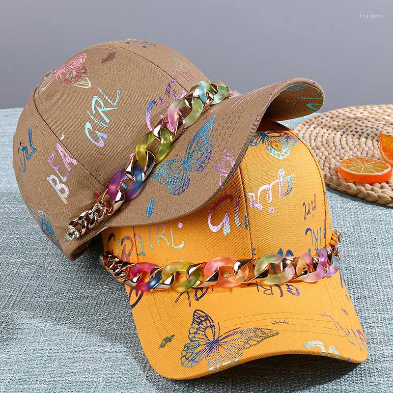 Top Caps Kadın İlkbahar ve Sonbahar Moda Renkli Letters Butterfly Baskılı Zincir Beyzbol Kapağı Erkekler Günlük Gölge Ayarlanabilir Hip-Hop şapka