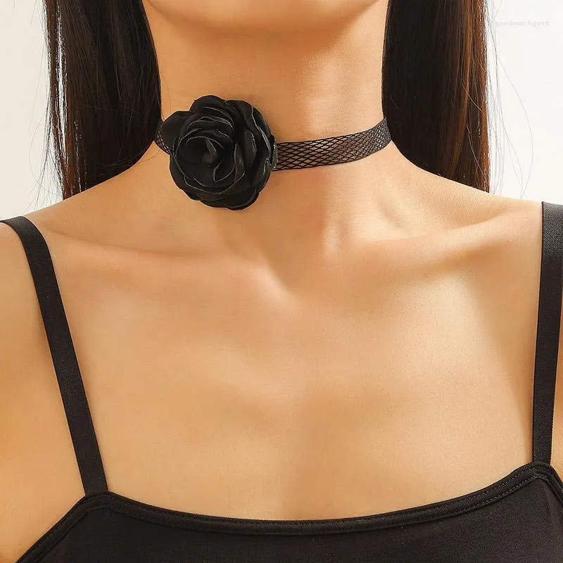 Choker 2023 Vintage czarny romantyczny naszyjnik kwiatowy dla kobiet delikatne żeńskie szyi biżuterię