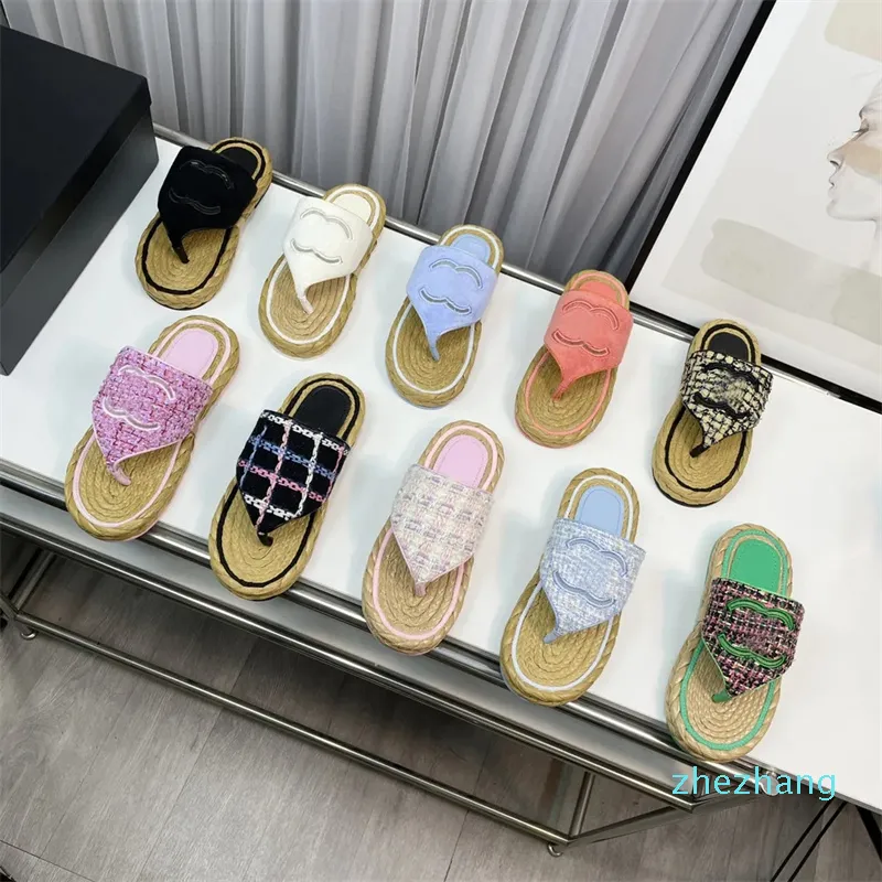 2023-Sandalia bordada Corredores de espuma Diapositivas Zapatillas de diseñador Sandalias de plataforma para mujer Zapatos Celosía rómbica Gancho Bucle Pan de playa Chanclas Tamaño 35-41