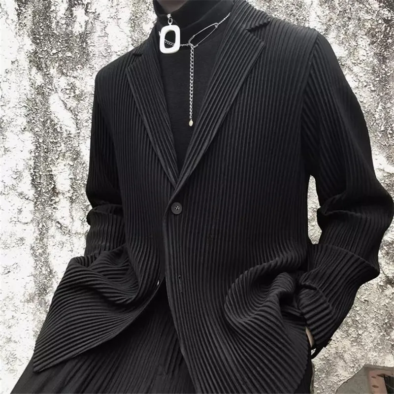 lssey coat miyakeコートメンズスーツhomme issey plisse miyake pleted生地スーツプリーツペンダル感覚時間汎用シンプルな男のルーズコート秋537