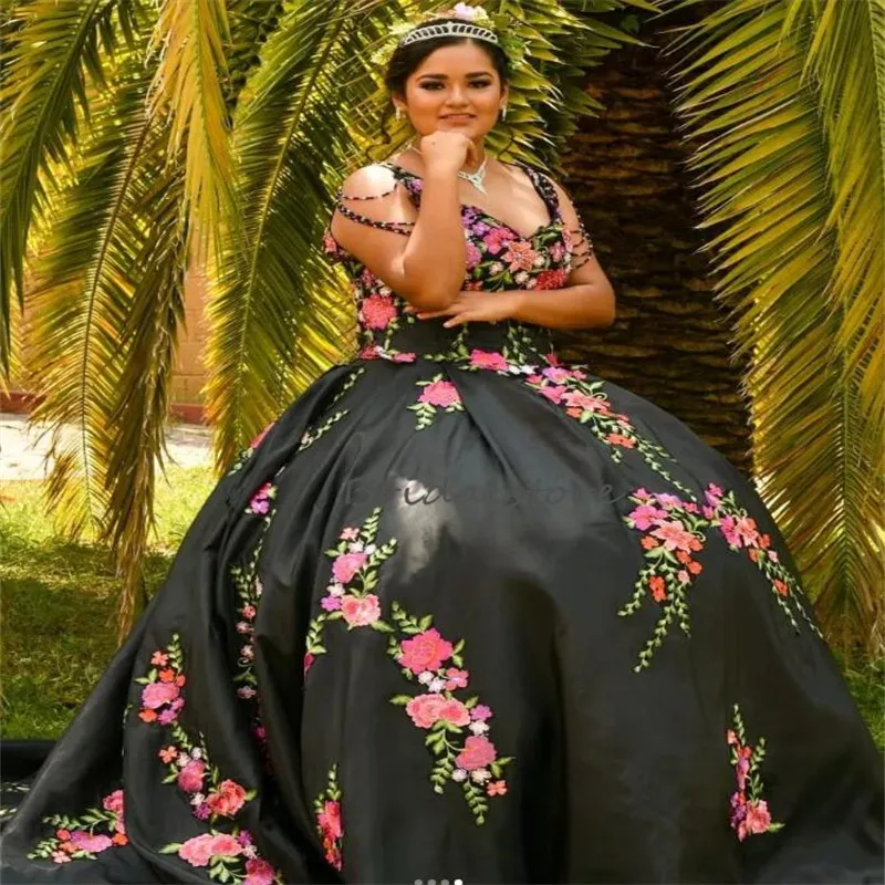 Mexikansk stil svart quinceanera klänning 2023 av axlar bollklänning para söt 15 klänning charro vestidos de xv födelsedagsfest prom korsett debutante vestidos 15 anos