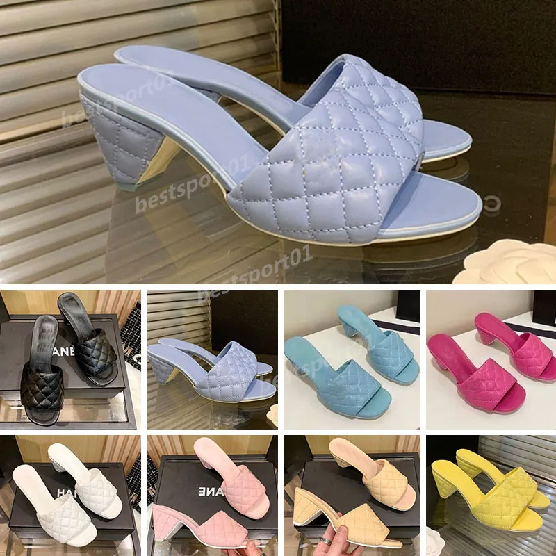 Fechos de velcro de designer Chinelos de onda de tecido Sapatos femininos de moda Pantufas fofas de tecido Alfabeto de desenhos animados Senhora Lona Tamanho 35-40 com caixa B3