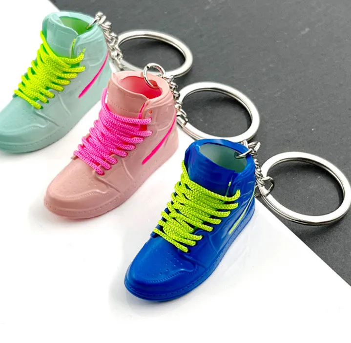 Designer High Top Shoes Keychain Colorful Sneakers Keychain Boys Gift Mini Ryggsäck Pendant 18 Styles