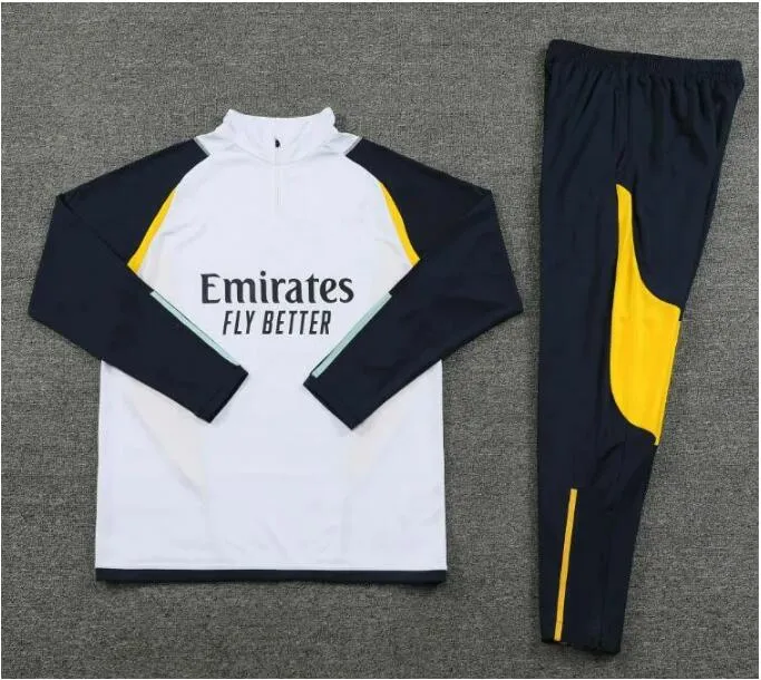Ensemble jogging kk sale
