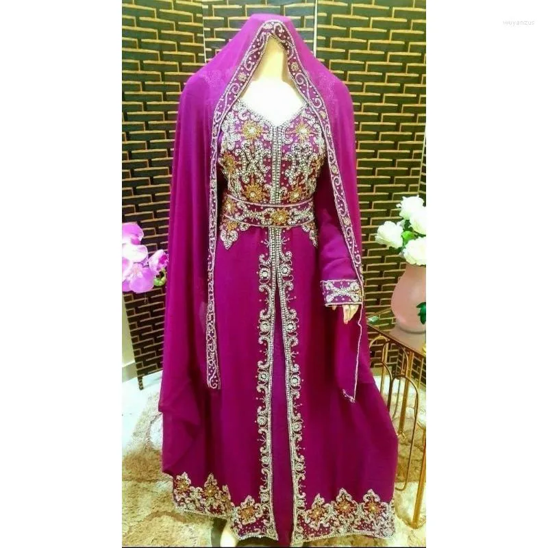 Abbigliamento Etnico Vino Rosso Borgogna Reale Elegante Elegante Dubai Dubai Camicia Lunga Festa Araba