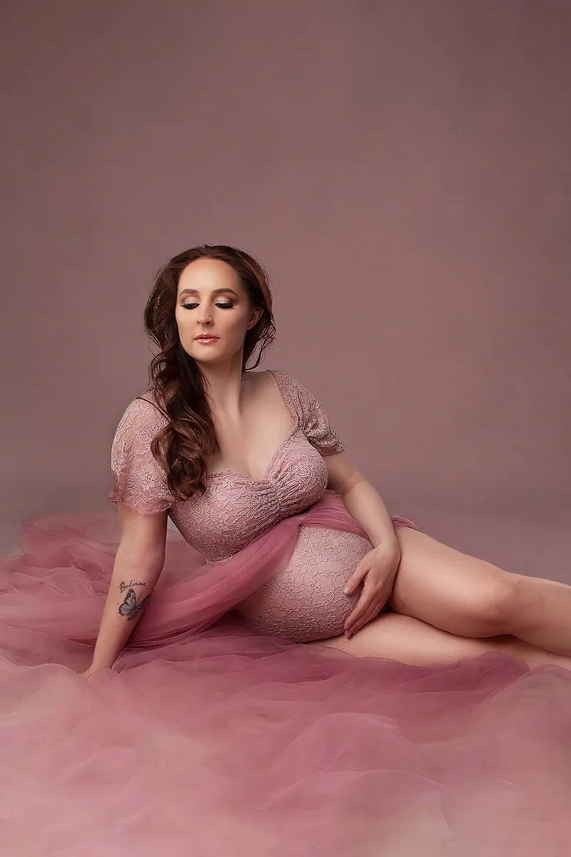 長いマタニティドレス：エレガントなチュールレースマタニティフォト