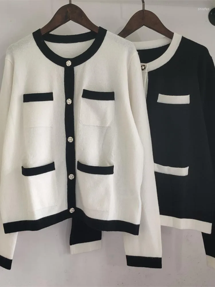 Women's Knits Women Sweater Autumn And Winter Light Luxury Black White Classic Comfortable Warm Cashmere Cardigan