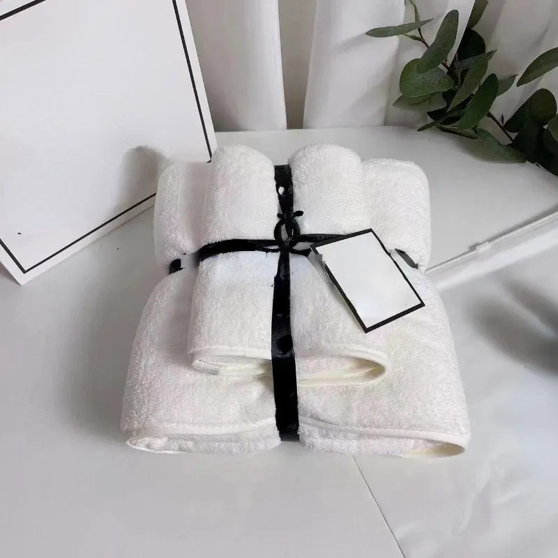 Modern Luxury Cc Coral Decorative Bathroom Towel Sets Set With