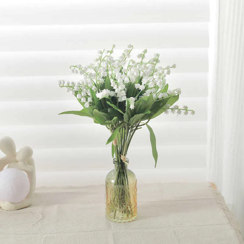 Torkade blommor babysbreath artificiell campanula gipsophila bukett vit lily brud som håller falsk blommig hem bröllop dekor tillbehör