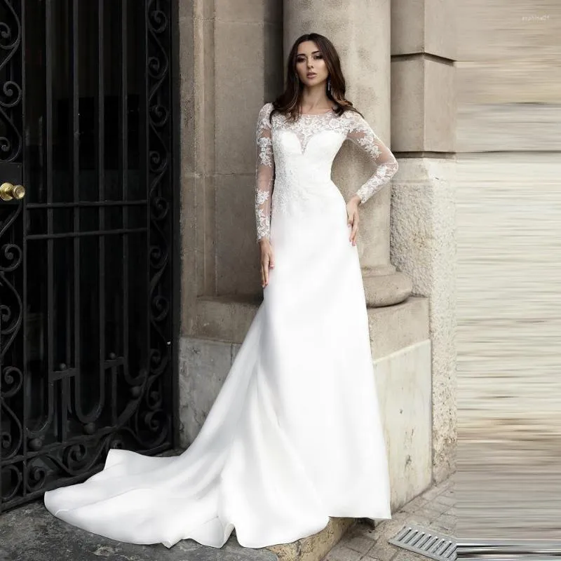 Robe De Mariee Modeste Dentelle Appliquee A Ligne Satin Col Rond Dos Transparent A Manches Longues Grande Taille Pour Les Femmes Princesse Robe De Mariee Du 94 2 DHgate
