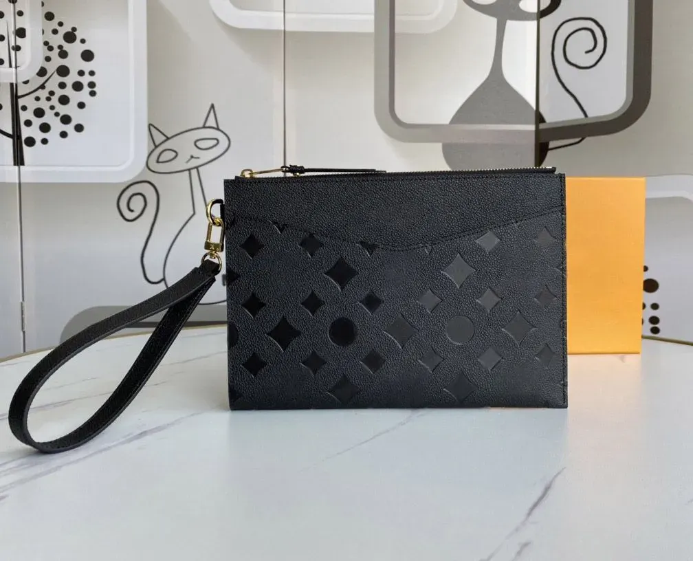 Leather Daily Pouch Designer Clutch Bag Luxury Purse Men Women Wallet M62937 From 31 35 DHgate