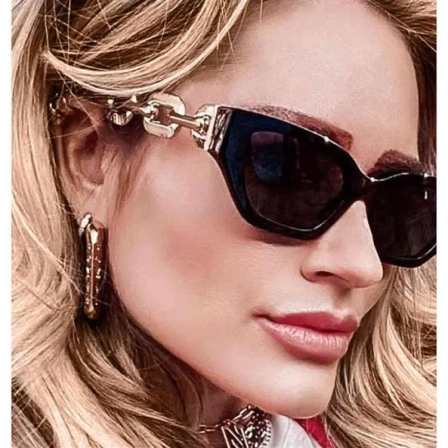 Funky Small Frame Chain Leg Solglasögon 2021 Varumärkesskärmar för kvinnor robusta och eleganta oregelbundna svarta rektangel Sun Glasses Luxe14222L