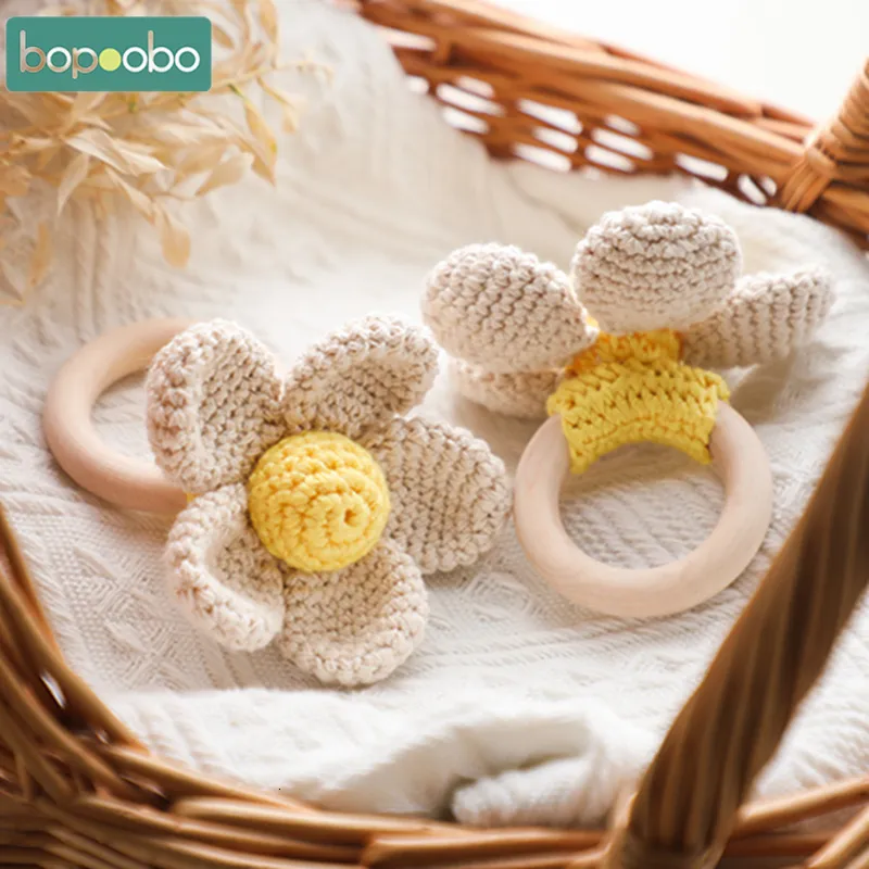 Rattles Mobiles 1pc Baby Crochet Flower Rattle Toy Wood Ring Teether Rodent Infant Gym Mobile born Educational Toys Gift 230615