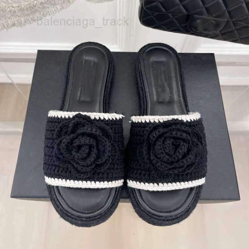 Channel Interlocking C Slippers Womens White Black Camellia Slides Sandals Cashmere Woven Knit Flower Straw Mules Lambskin Platform Flip Flops Slip Espadrilles