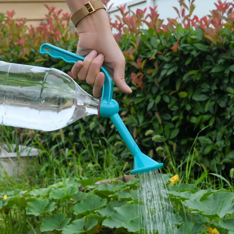 Pulvérisateurs Jardinage Arrosage des plantes Pulvérisateur d'eau à double usage portable Bouteille d'eau Peut Top Abreuvoirs Douche Semis Irrigation 230616