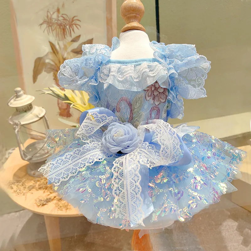Köpek giyim yaz sevimli kayış evcil giyim el yapımı mavi dantel payet bowtie dekorasyon partisi prenses elbise 230616