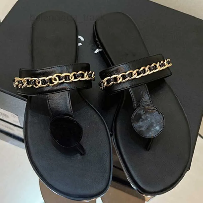 Channel Chian 2023 Women Thong C Buckle Slippers Platform Sandal Designer Flat Summer Shoes Brand Glides Beach Flip Flops Fashion Metal Slyckig glidskivor