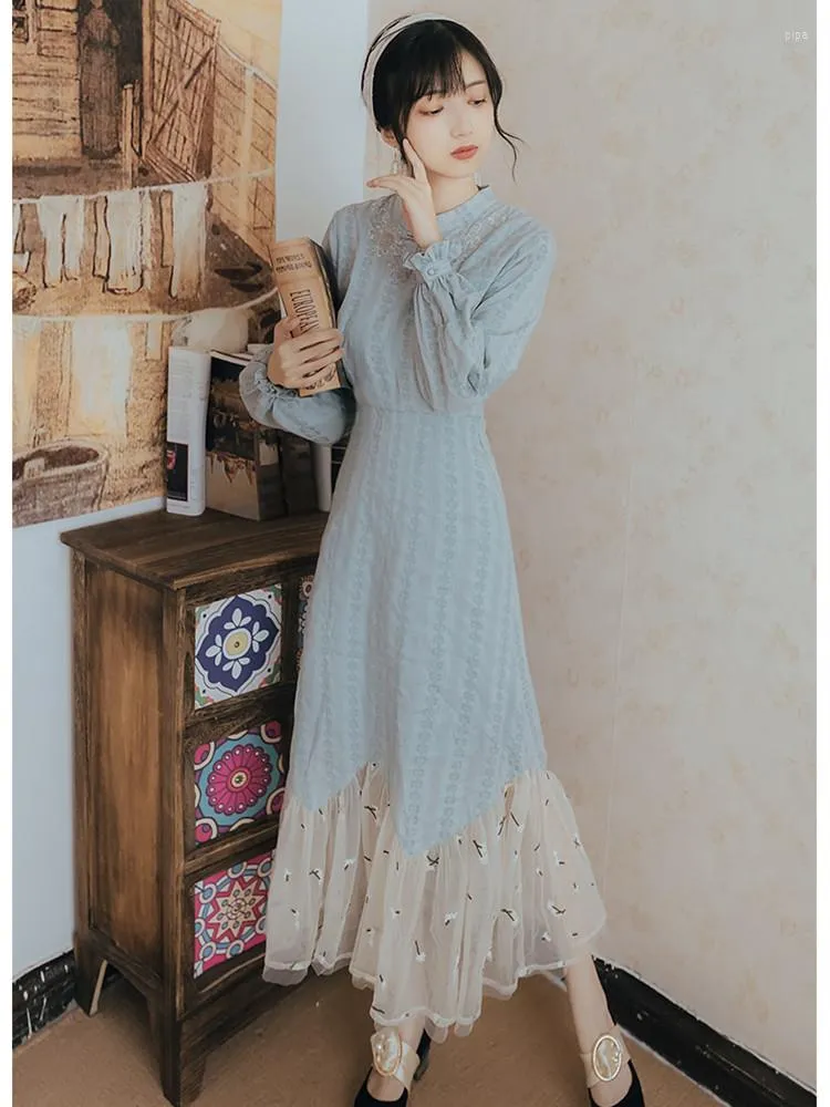 Casual Dresses Retro broderad stativkrage Spring Net Yarn Patchwork Exquisite Robe Kvinnlig Sexig elegant Midi -klänning