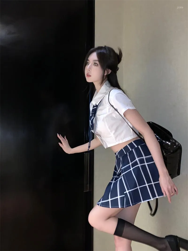 sexy preppy clothes How to Use Rose Toys main image 1