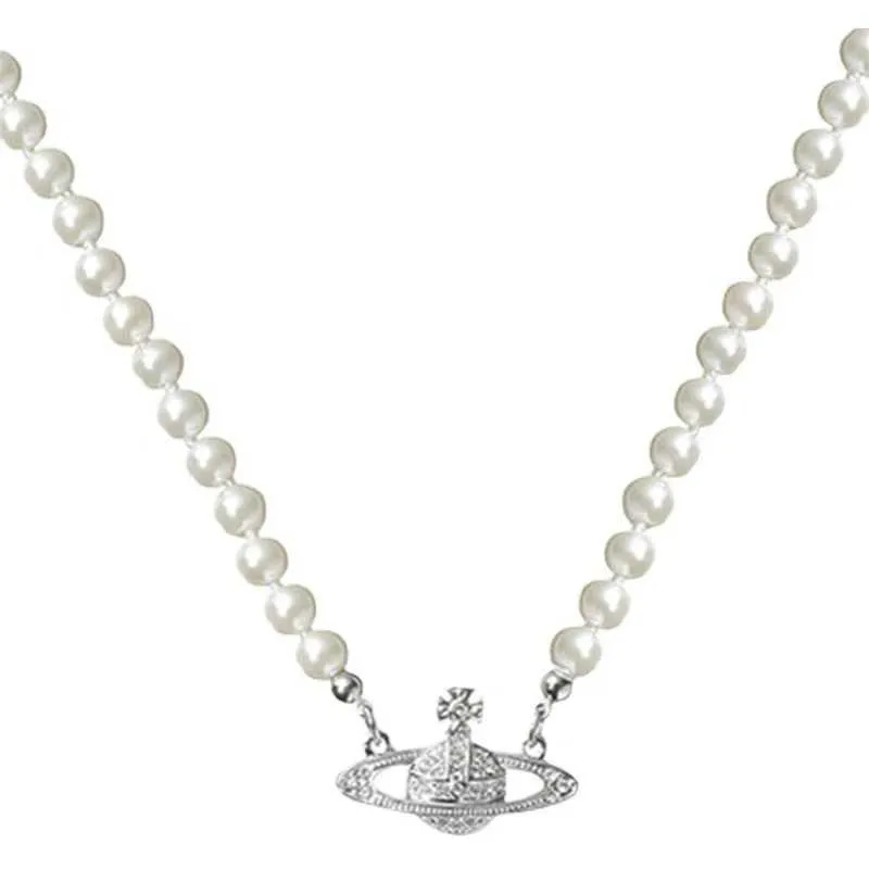 Colliers de créateurs Collier de perles explosives Diamant polyvalent pour femmes Western Queen Mother Saturn Chaîne de clavicule Version haute