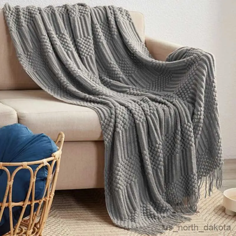Couverture tricotée couverture avec couleur unie canapé couverture nordique décor à la maison jeter couverture pour lit Portable respirant châle R230616