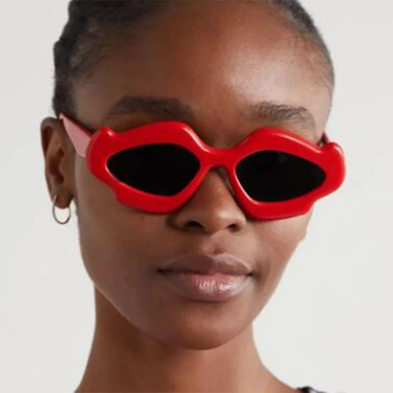 Güneş Gözlüğü 2023 Y2K Punk Bulut Kadınlar Alev Güneş Gözlükleri için Modeli Retro 2000'in Düzensiz Gözlük Gölgeleri Komik UV400