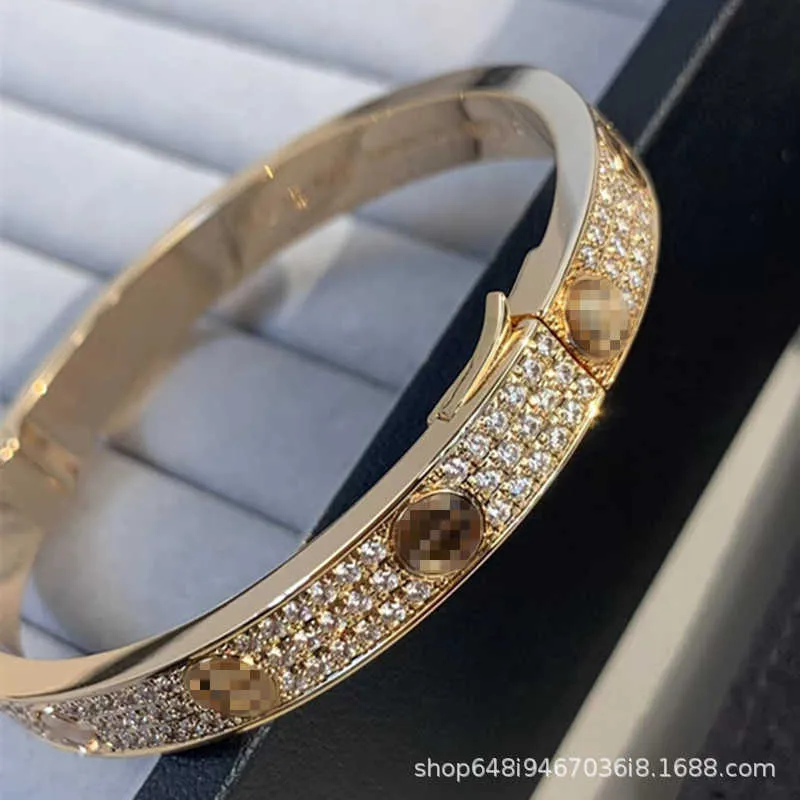 Designer V gold CNC precision carving Cati classic rose full sky star wide edition bracelet for couples 18k diamond OAPN