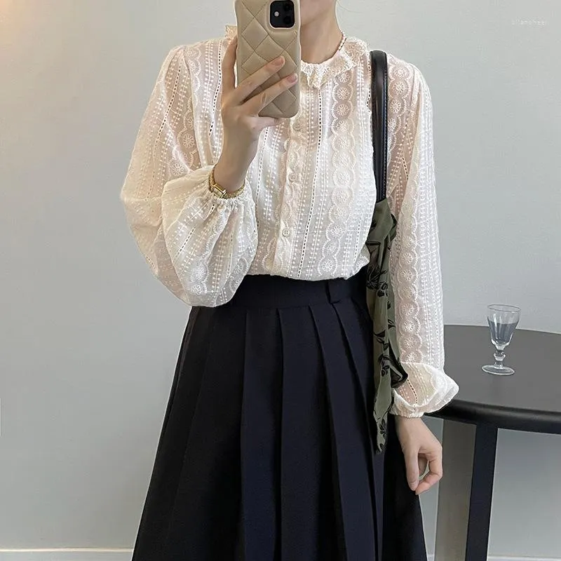 Women's Blouses Vintage French Round Neck Collar Lace Shirt Women's Gentle Age Reducing Long Sleeve Top 2023 Early Spring 2136