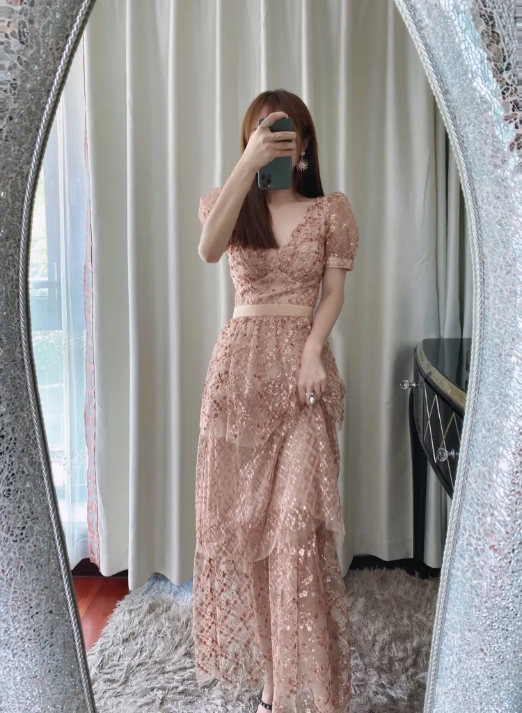 S-elf-Portrait Sleeveless Sequin Tiered Midi Dress for Women - V Neck  Casual Dress