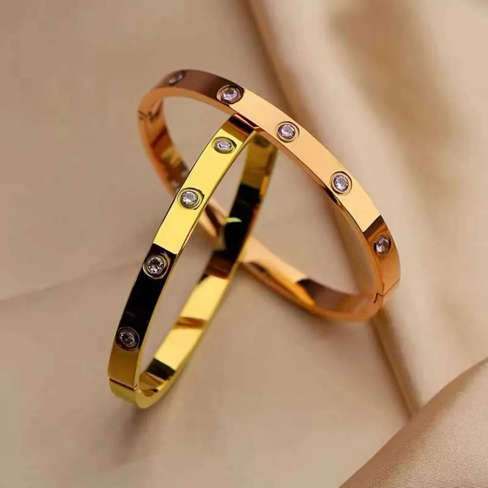 Designer Charm Carter Nail Fashion Par Gold Love Full Diamond Armband Rostfritt stål Tio Titanium Kvinna