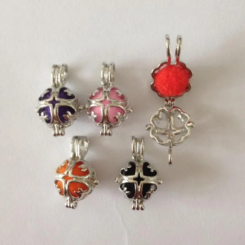 Pendanthalsband kan öppna Håll boll runda cross -locket burbeslag bohemisk stil diy charms 1 set 5 pompon