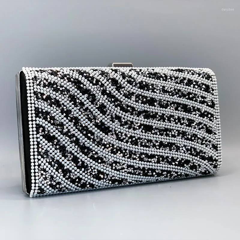 Wallets Y2K Bling Rhinestone Striped Clutch Bag Women Elegant Luxury Metallic Wallet Female Classic Hasp Design Storage Pack
