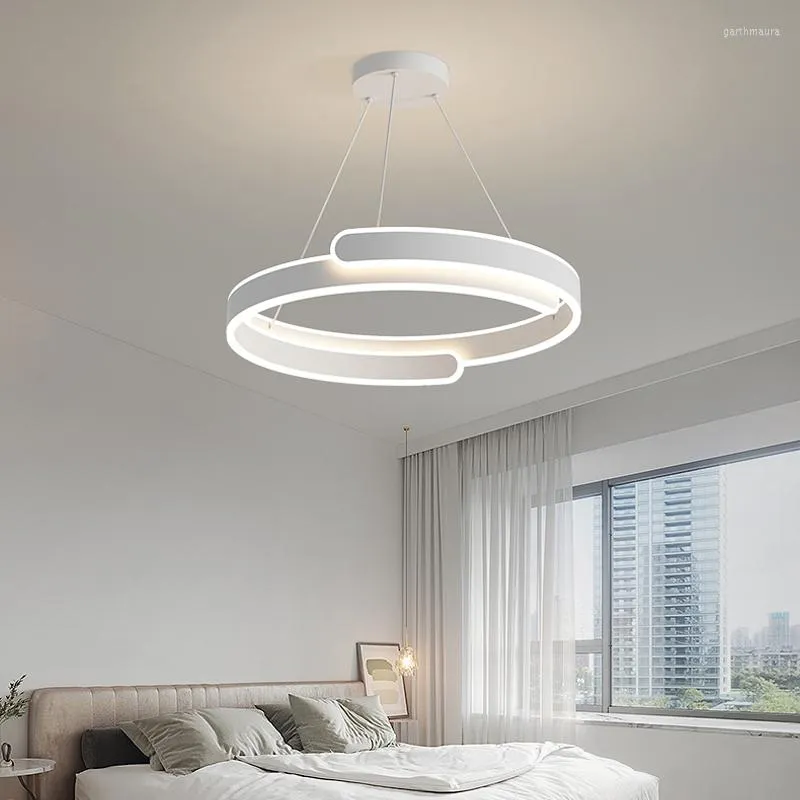 Lampa wisząca z żyrandolami Sypialnia to prosta nowoczesna i kreatywna restauracja w 2023 roku, wyjątkowo biała