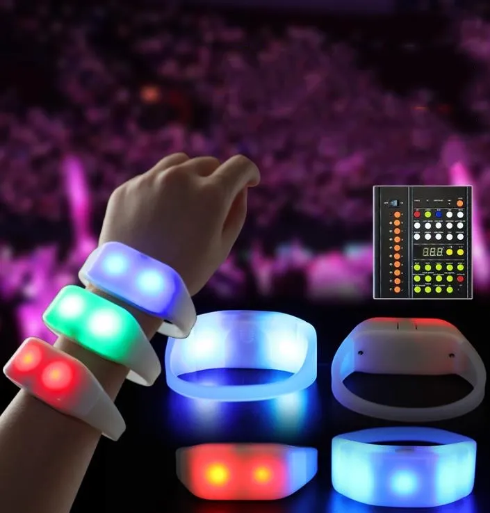 Fernbedienung LED Silikon Armbänder Armband RGB Farbwechsel mit 41 Tasten steuern leuchtende Armbänder für Clubs, Konzerte