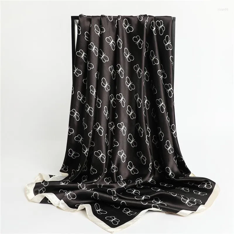 Foulards foulard en soie noir papillon Bandana femmes été foulard luxe femme plage mode coréenne châles accessoires pour cou 2023