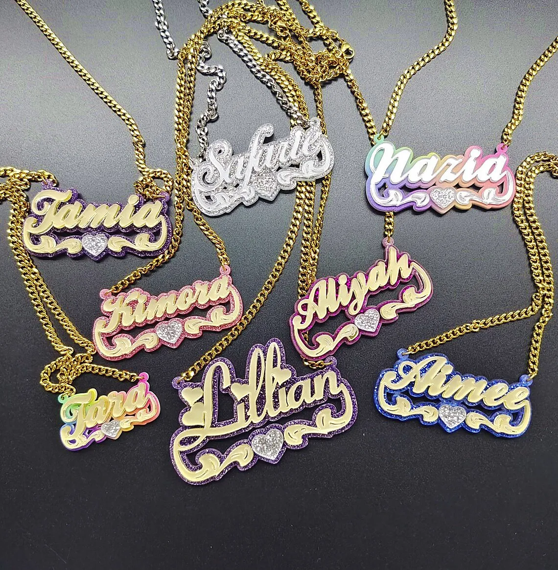 Charmes coloré personnalisé acrylique nom collier BabyGirl personnalisé avec soulignement coeur or plaque signalétique pour cadeau 230616