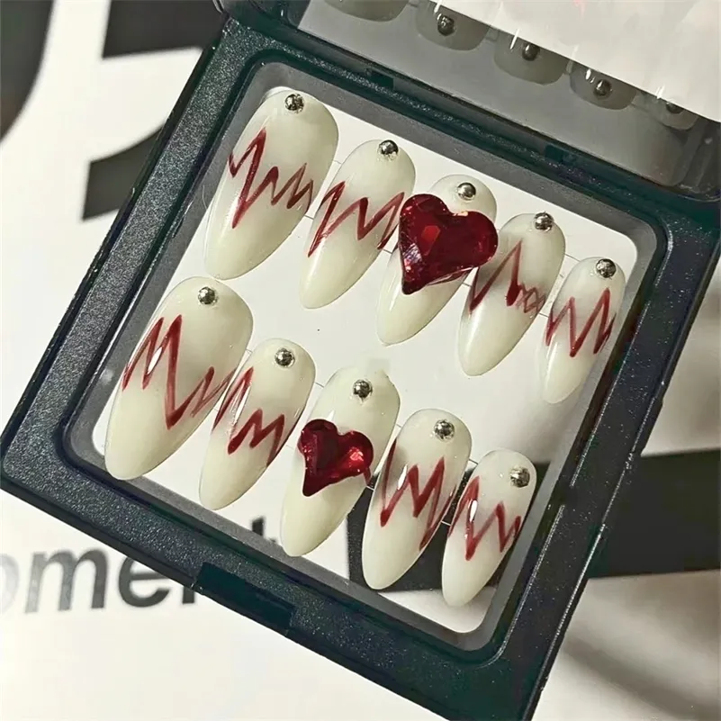 Valse nagels Handgemaakte korte nepnagels met rood hart op nagels gedrukt Y2K lange doodskist fijnkorrelige acryl nepnagels met lijmgift 230617